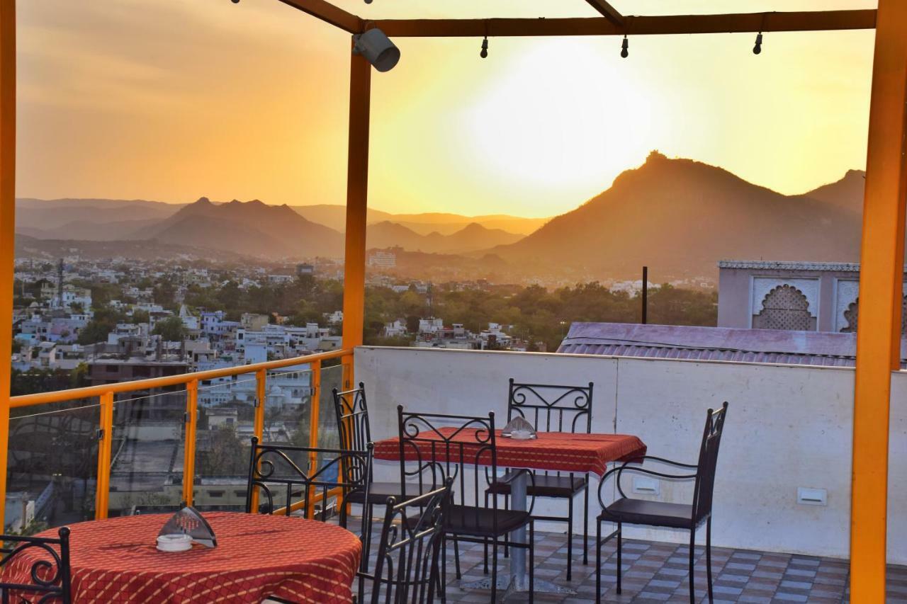 Hotel Kurabar Kothi Udaipur Esterno foto