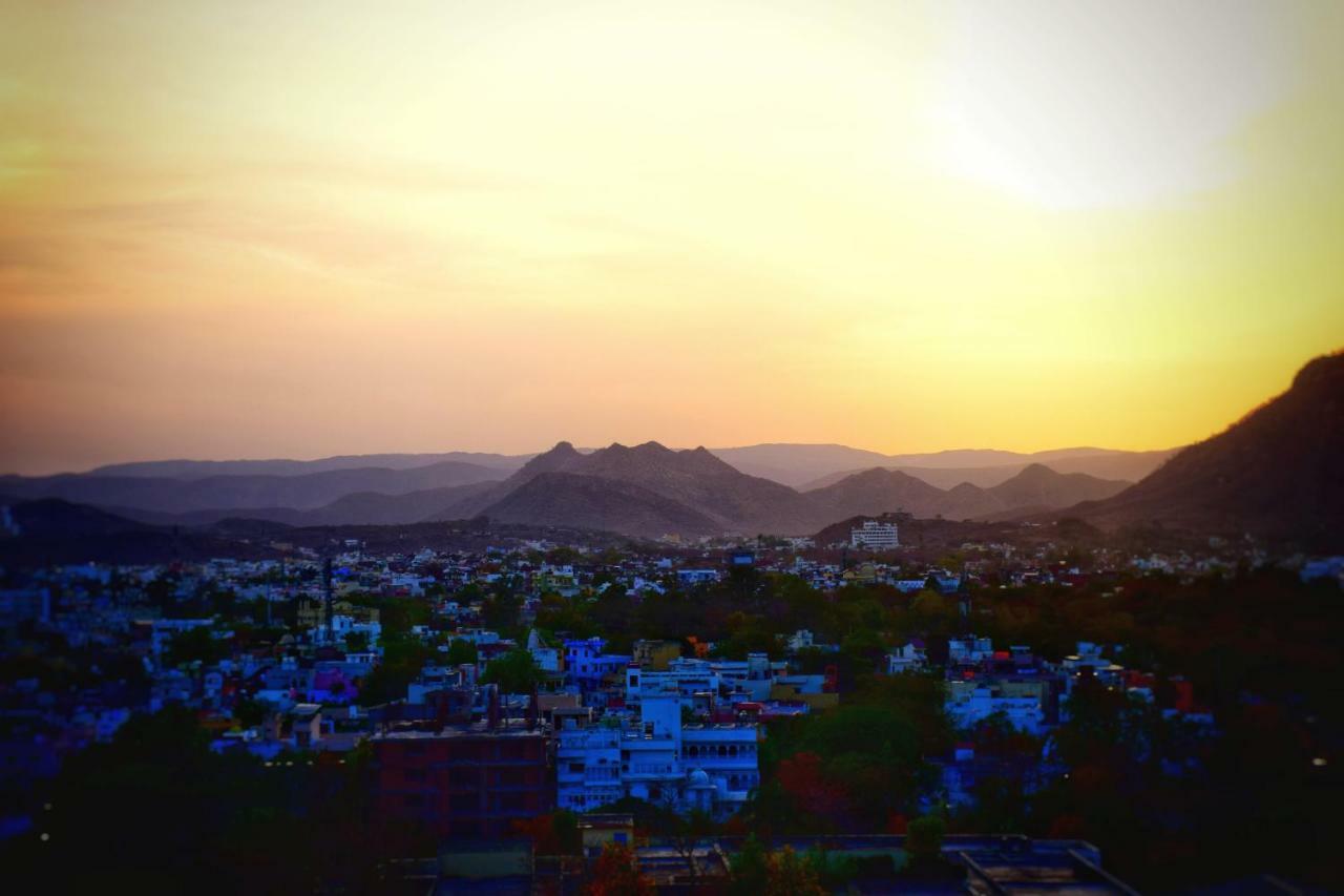 Hotel Kurabar Kothi Udaipur Esterno foto