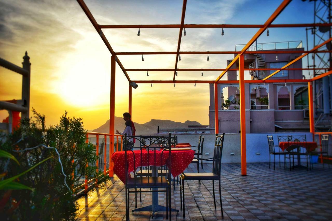 Hotel Kurabar Kothi Udaipur Esterno foto