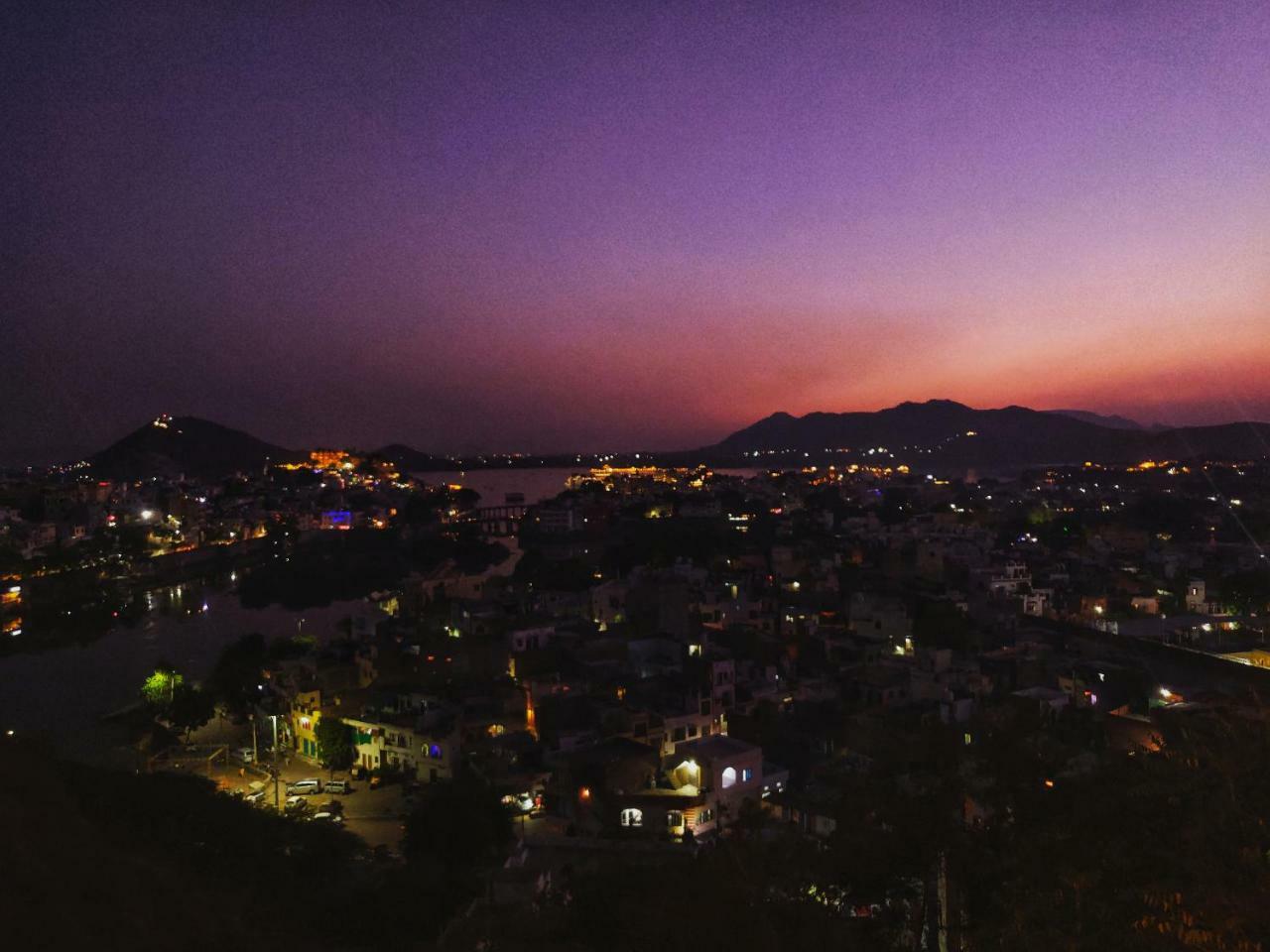 Hotel Kurabar Kothi Udaipur Esterno foto
