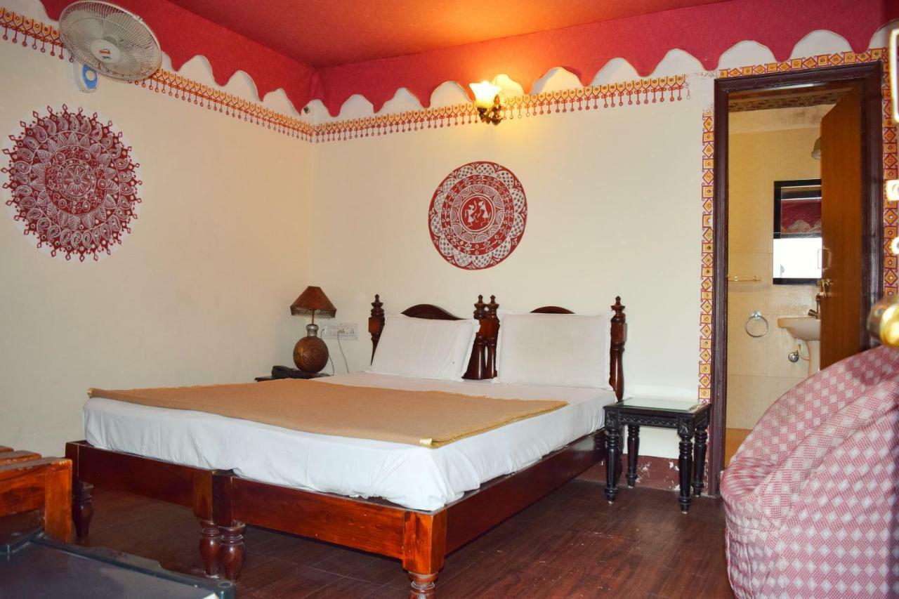 Hotel Kurabar Kothi Udaipur Esterno foto